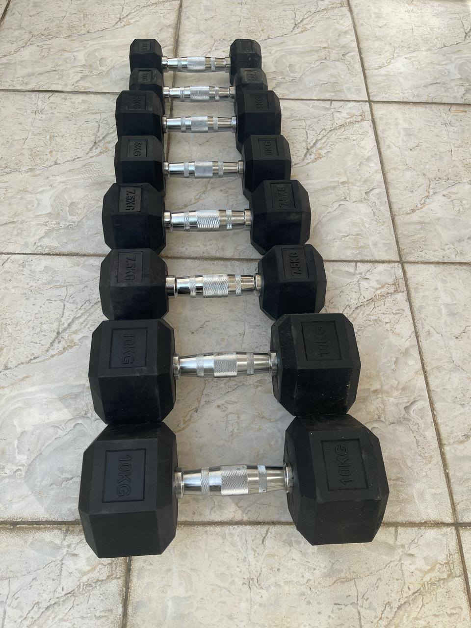 جهاز تمرين كامل يعتبر قاعه كامله جديد غير مستخدم ابد ماخذينه مليونين ونص يردونه مليون ونص @إشارة


**إذا كنت صاحب هذا الإعلان وتريد حذفه لأي سبب، رجاءا أرسل رسالة إلى الدعم الفني**