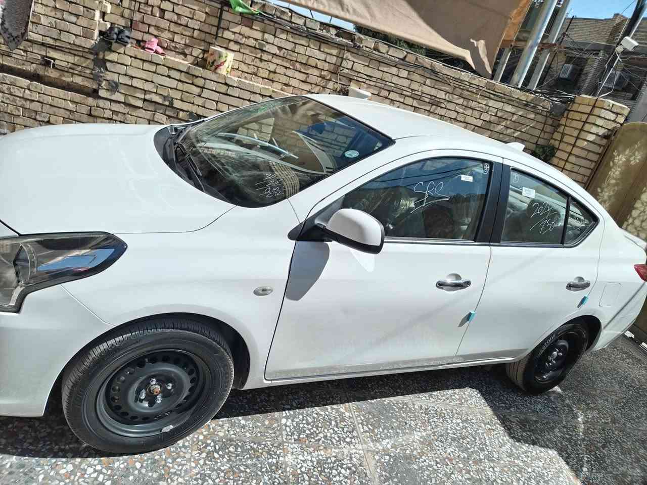 سني هندي موديل 24 ماشية 9الاف مكفولة من الصبغ والبارد عدا رصعتين صغارالسعر 123 مكانها بغداد ***********
