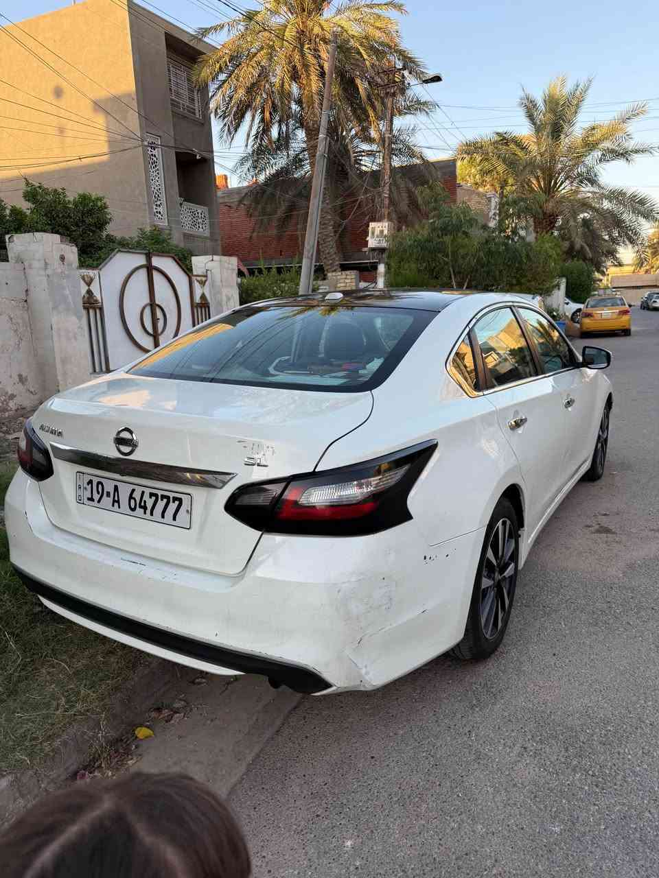 البيع اقساط مقدمه 10 مليون وبشهر 300 الف 
السعر الكلي 17 مليون 
***********
مكاني حي العدل 

نيسان التيما 2018 وارد امريكي 
حادثه شجره واكعه على جاملغ والبنيد 
سونار موجود 

صدر جديد قبل اسبوعين سويته
منظومه تبريد كامله بدلته كله 
مبدل دهن كير ودهن مكينه 
سياره هسه طالعه من ادامه كامله
يعني نقص ما بيه يردله دعاميه اماميه بغداد, العراق
