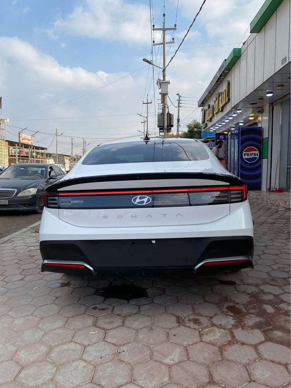 السلام عليكم 
سوناتا 2025 
حادثهه فقط طكه بالبنيد 
السياره زيرو 
بدون ارقام 
نص فول 
البصره المعقل 
السعر /208 وبي مجال
*********** البصرة, العراق
