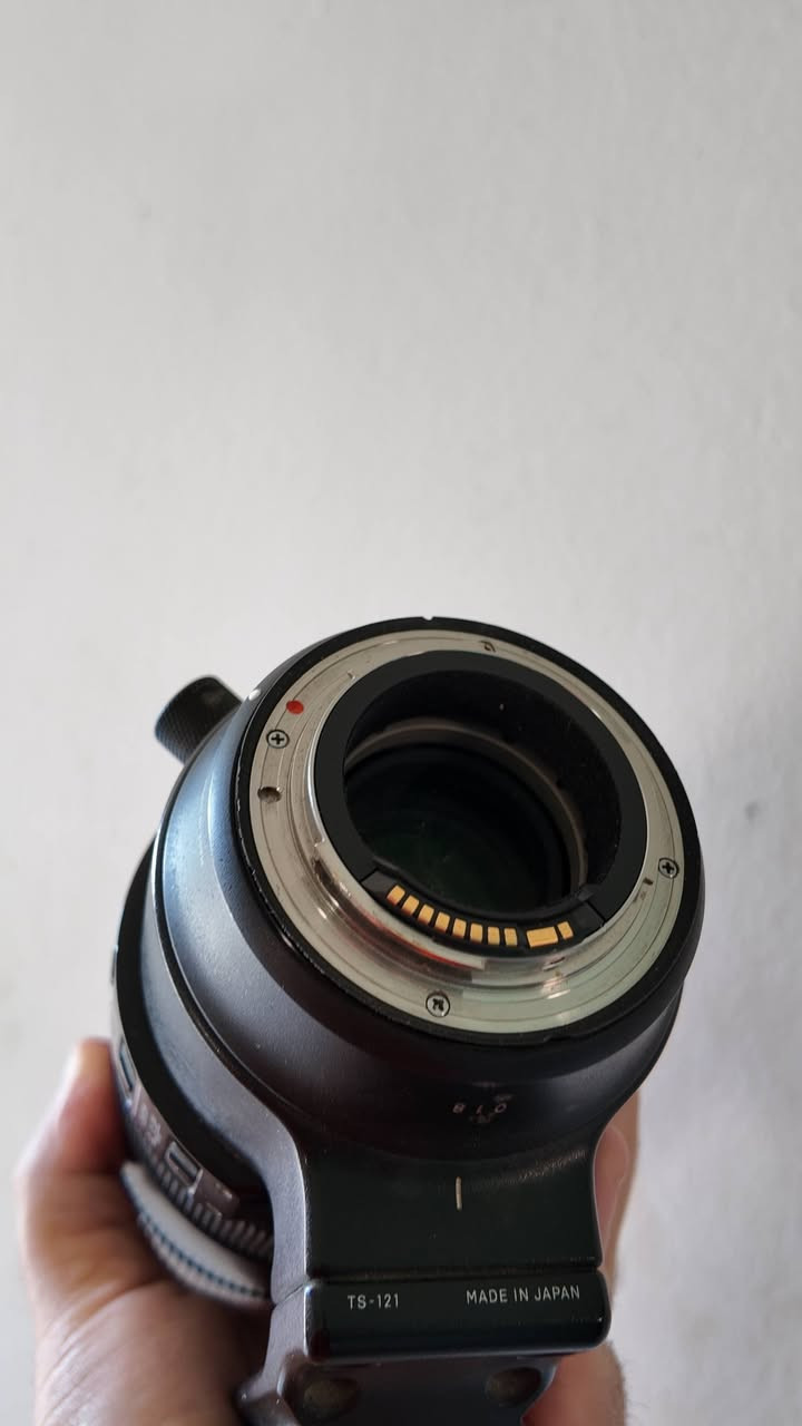 عدسة كانون 70.200 فتحة 2.8 سبورت فقط 500 الف 
فتحه 2.8   جيل 3 الإصدار الاخير سبورت دبل ستبلازر 
بي مشكله الاوتو فوكس  فقط 
سعره 500 الف او مراوس ب عدسة كانون
اتصل على الرقم *********** اتساب فقط
