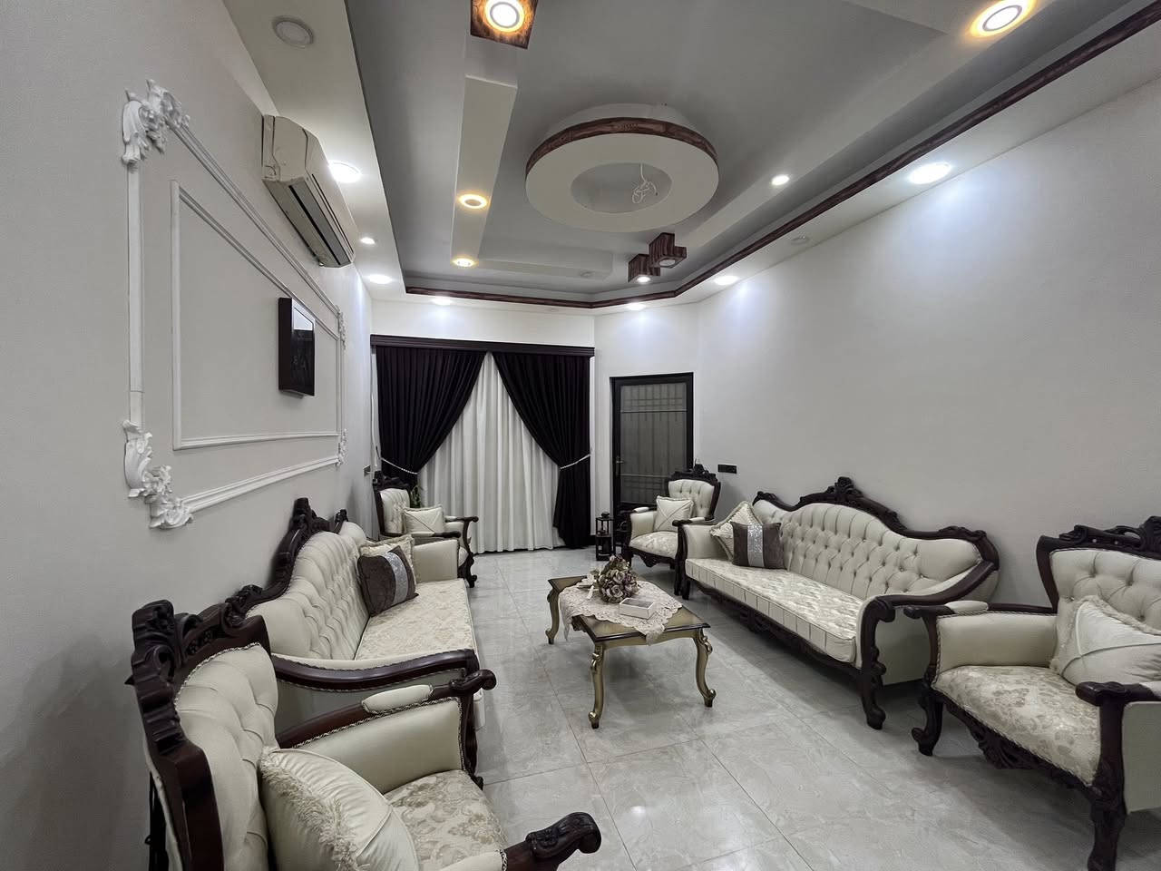 دار للبيع ❌

في منطقة جمعية العدل المساحه ١٦٠واجها ٧ونص طابقين الطابق الارضي يحتوي على غرفتين نوم هول استقبال حمامات مناور عدد ٢

الطابق الثاني يحتوي على غرفتين نوم هول حمام مشترك 

#عروض_مكتب_جوهرة_الموصل

للاستفسار والتفاصيل اكثر اتصل على الارقام التالية

***********.   ***********

                      عنوان المكتب 
       زيونه سومر قرب جامع نداء الرحمن
