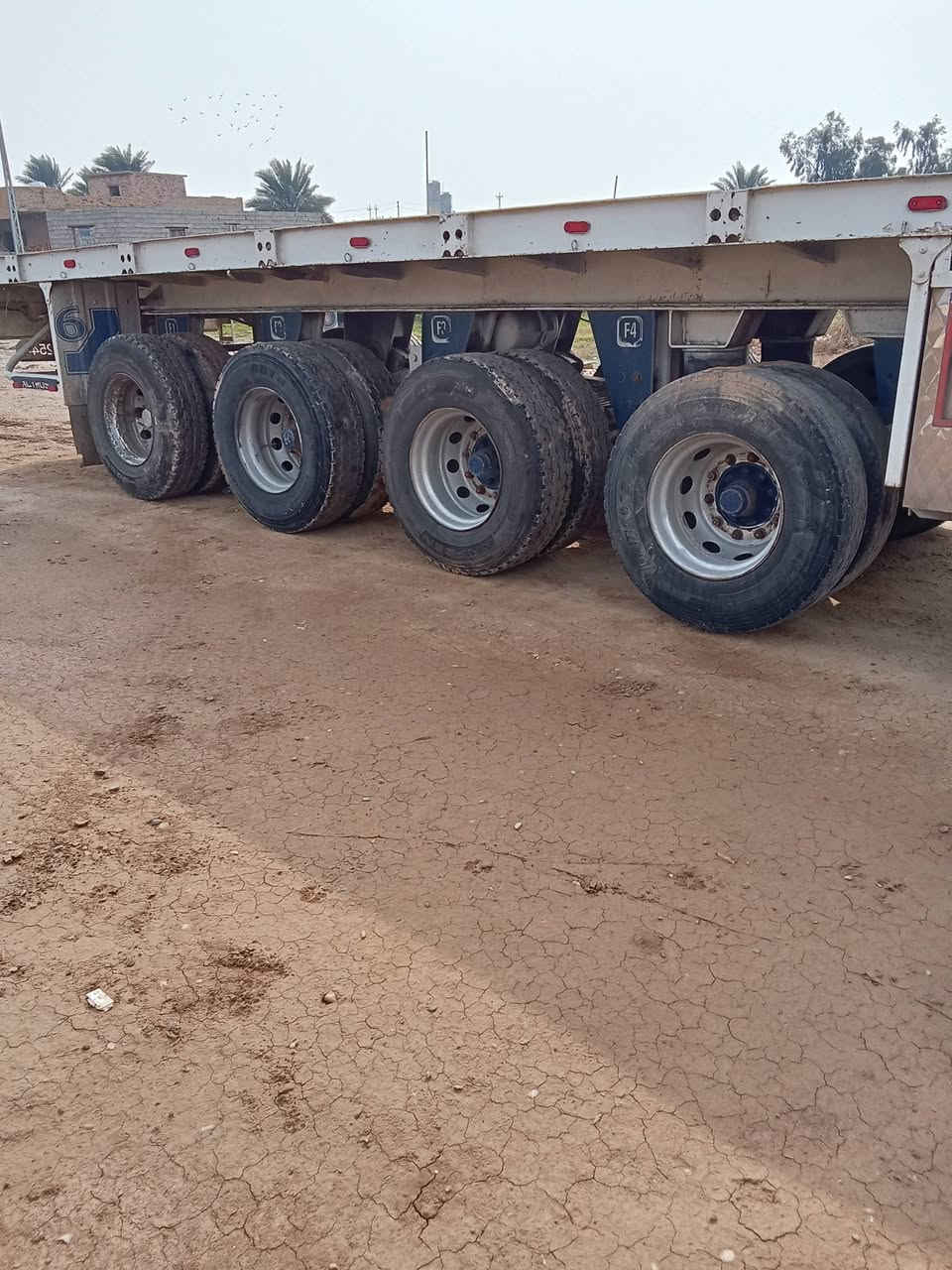 عربانه للبيع شاصي 16 طول 13و60شريط عدي الحداد معمل الغدير 4محور ***********
