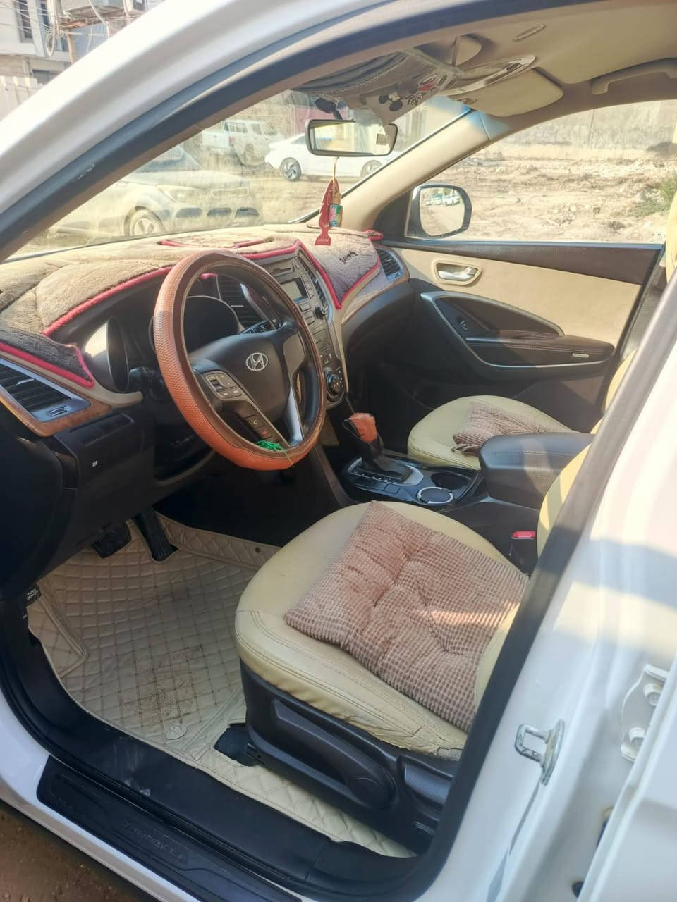 للبيع سياره سنتافي موديل 2014 خليجي
المواصفات /
محرك 4 سلندر 
سبعه راكب 
ماشيه 126 
سياره مكفولة عدا الدعاميه
المكان الديوانية التقيه الأولى 
الاتصال ع الرقم 
***********
