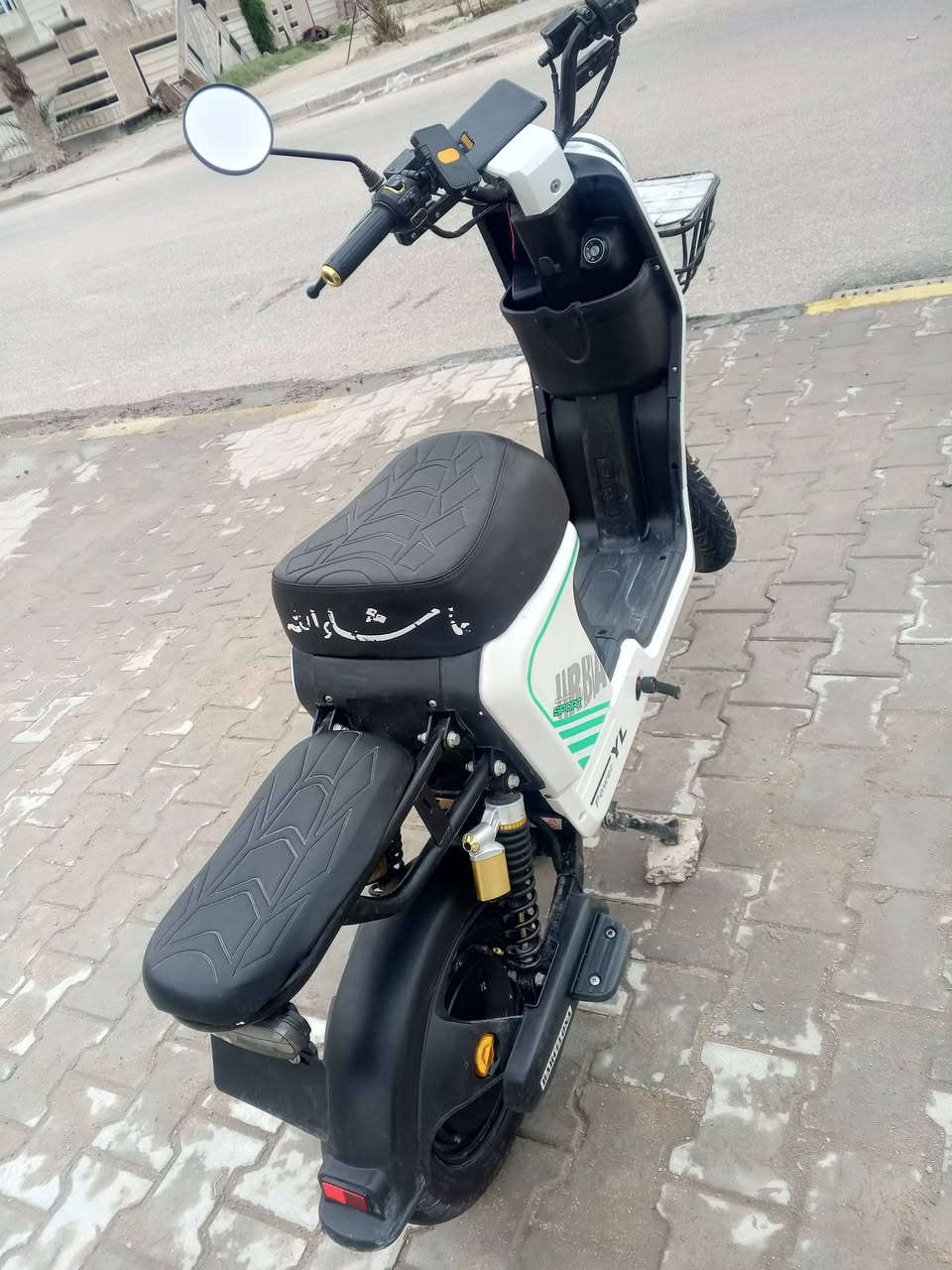 دراجه R9 مواصفات حلوه المواصفات 👇

موديل2025 دراجه بيها كم طخات
 مكفوله من الكهرباءيات
ما مبدل بيها اي شي غير التاير الخلفي مبدله
تمشيك km28 دراجه كلش نضيفه 
ما صارلي 4اشهر من جبت هاي 
السعر 450 وبي مجال 
الرقم ***********
