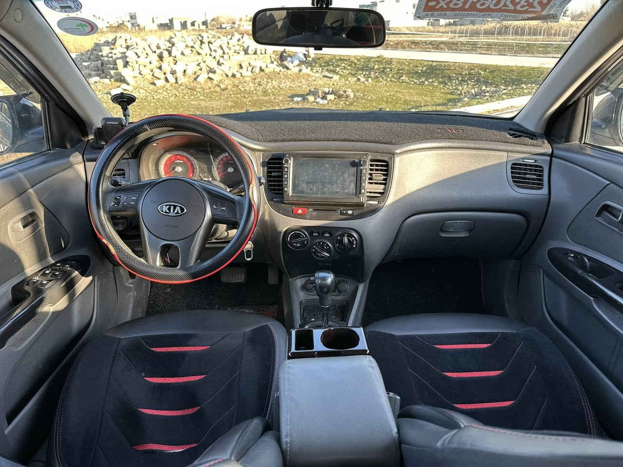 Kia. ريو
موديل 2012
محرك 16
رقم اربيل 
تحويل مباشر
محرك شرط سيارة بدون حادث  
سعر $98 بيها مجال شي قليل 
***********

***********
