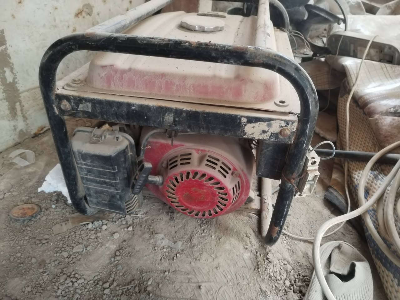 مولدات بانزين ثنين متروكات صار فتره ابيع عطلانات نضافه فول الشراي يتصل ***********
