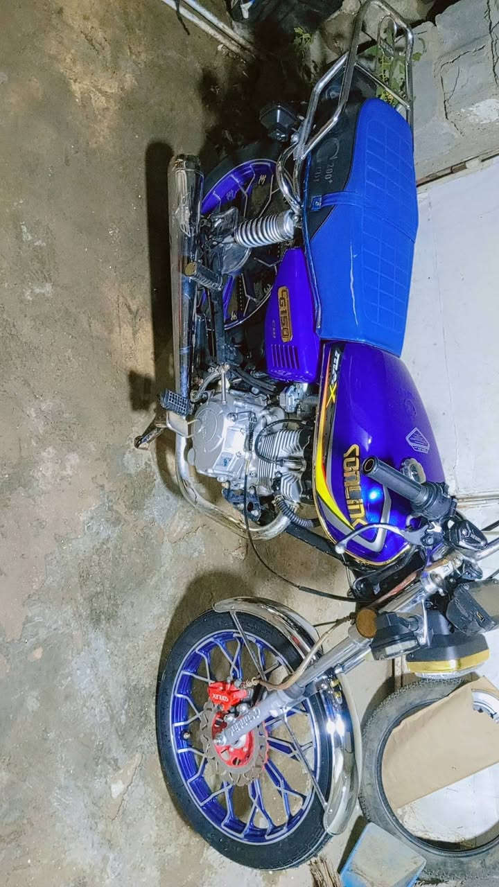 السلام عليكم دراجة للبيع سونك 5كيرموديل 24شهر 12 نازلهة بل 25دراجه كفاله عامه عده بك لايت السعر 650وبيهة مجال حك الجيه جماعة 500لا تعلق افشلك وعلي العنوان بغداد الشعله منطقه جكوك ***********
