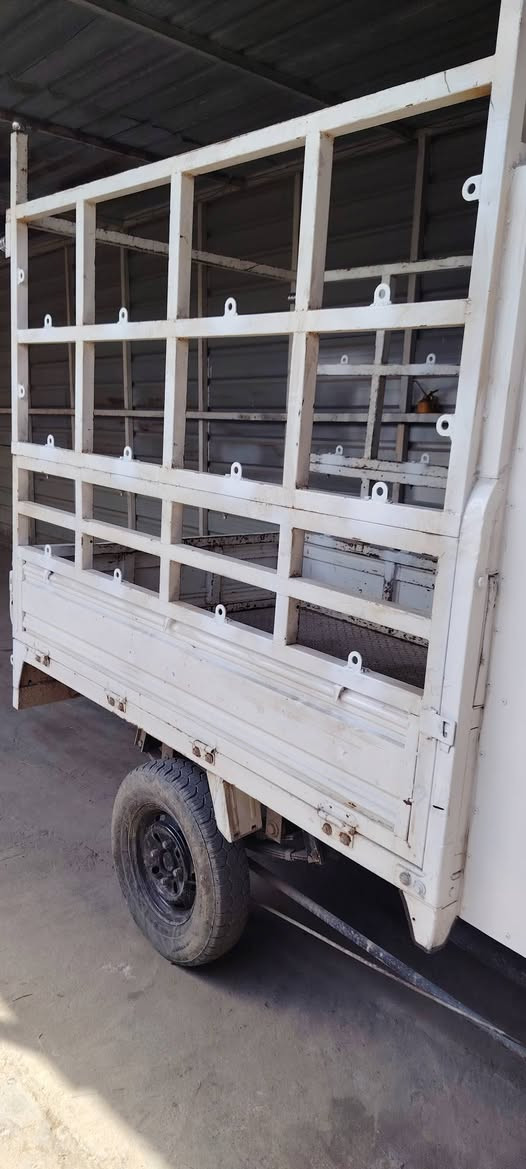 السلام عليكم،،، ستوتة للبيع،،،نوع دايوان  اوراق اصولية  موديل 2014 
اللون أبيض المحرك جمرة 150cc،،، الستوته شغاله 
السعر 1,800،،، 
مكاني الدورة ابو دشير رقمي ***********
