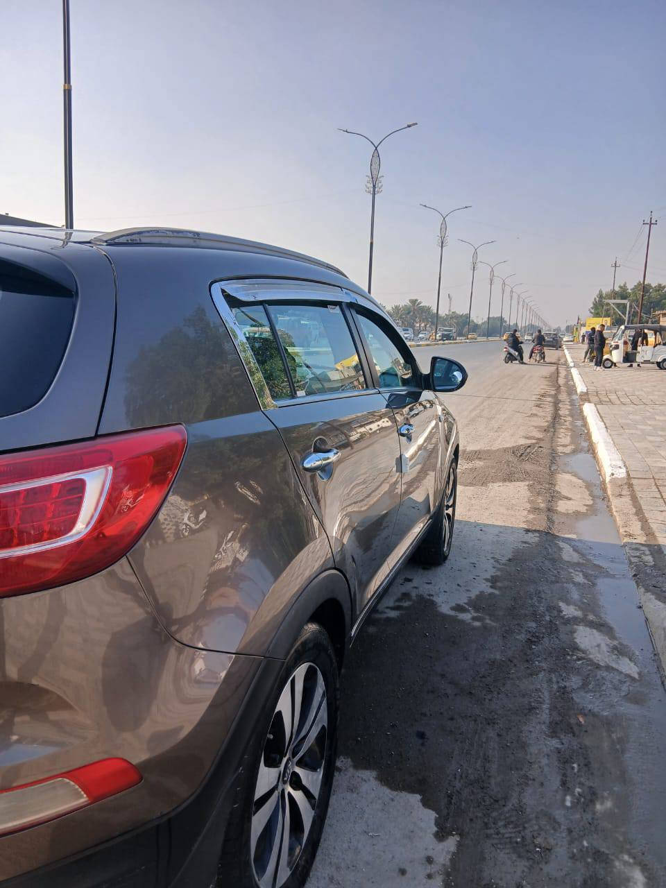 للبيع كيا سبورتج 2014 خليجي سنويه مجدده 2031 بسمي مكان سياره بغداد الدورة رقم هاتف *********** غير متواجد عل فيس اتصال عل رقم هاتف سعر 135 وبيها مجال مرفق سونار مع صور محرك 2000 ما مفتوح بلادي كيرها بلادي تخم تاير جديد حداديه خلفه جديده والاماميه 80 بالميه ماشيه ١٧٠كيلو  قابل لزياده
