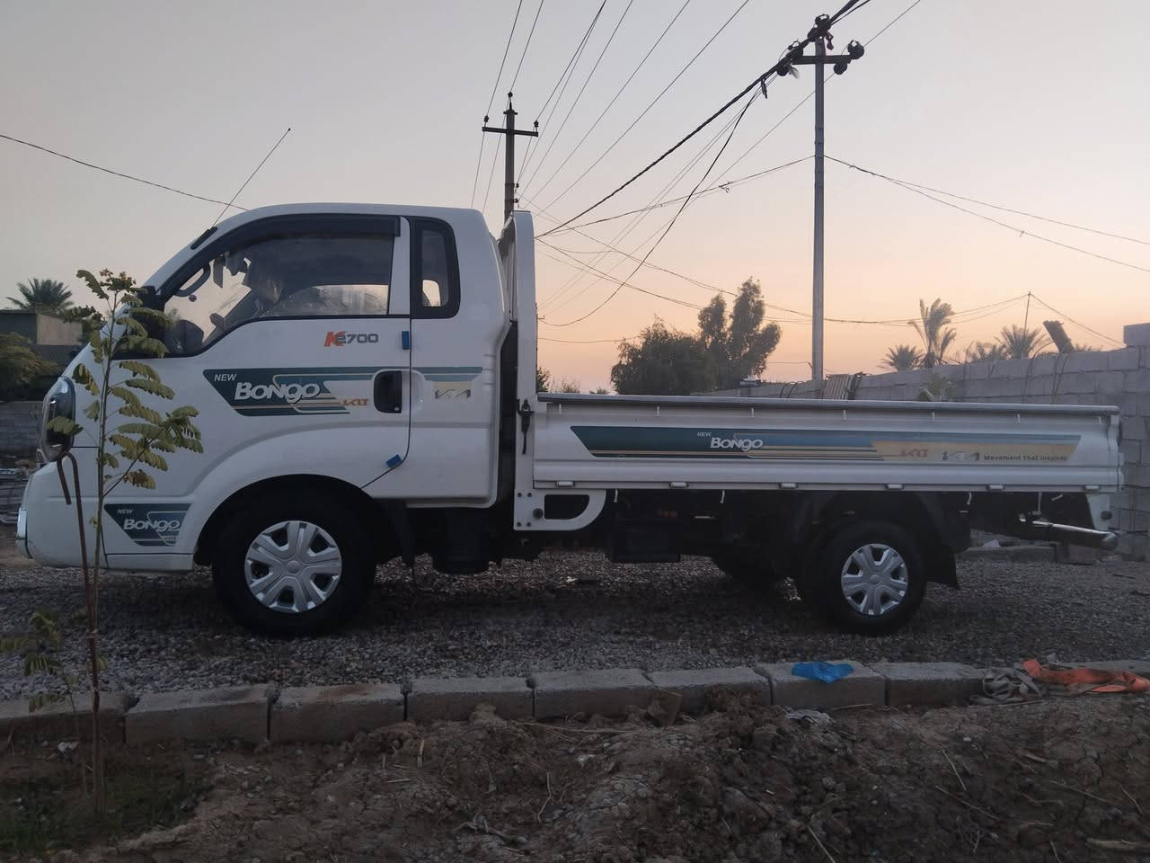 يالله سلام عليكم كيا بنكو موديل 2023 رقم بغداد سنويه ل 29 ماشيه 115 الف سياره زيرو نضيفه. كلش مال جناي مكينه كير اكسل شاصي كله نضيف 
كهربائيّ كله شغال شأشأ كامره شرط تحويل 
سياره بيها طخه بسيطه بل مازده 
مبدل باب وبنيد بلادي 
سعرها 125 وبيها مجال 
مكاني ديالى بعقوبه 
*********** مو شراي لا تتصل رجاء
