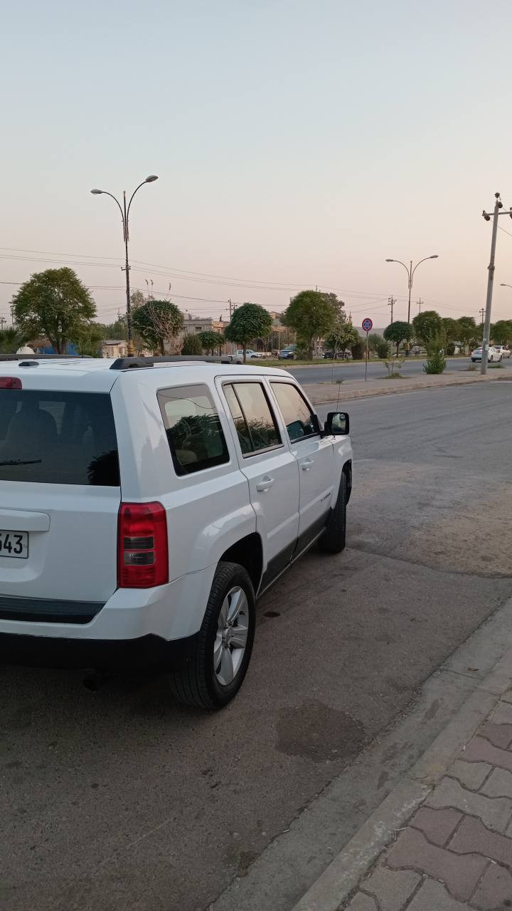 جێب پاتریۆت 2011 
فول مواسەفات بەس کوشن جڵد نیە 
4پارچی بۆیاغە لەسەر ساغی
مەکینە 24 /4×4
چەمەلاغی پێشەوە  کەمێکی لێدراوە بەڵام ناوی نەگرتوە سەیارەکە جایزە 
تایەیەو پاتری نوێیە 
سەیارەکە بەناوی خۆمە 
11/1/2026بەسەر دەچێت 
نرخی 103 گەڵاو کەمێک محامەل
شوێن ڕانیە
*********** رانية, السليمانية
