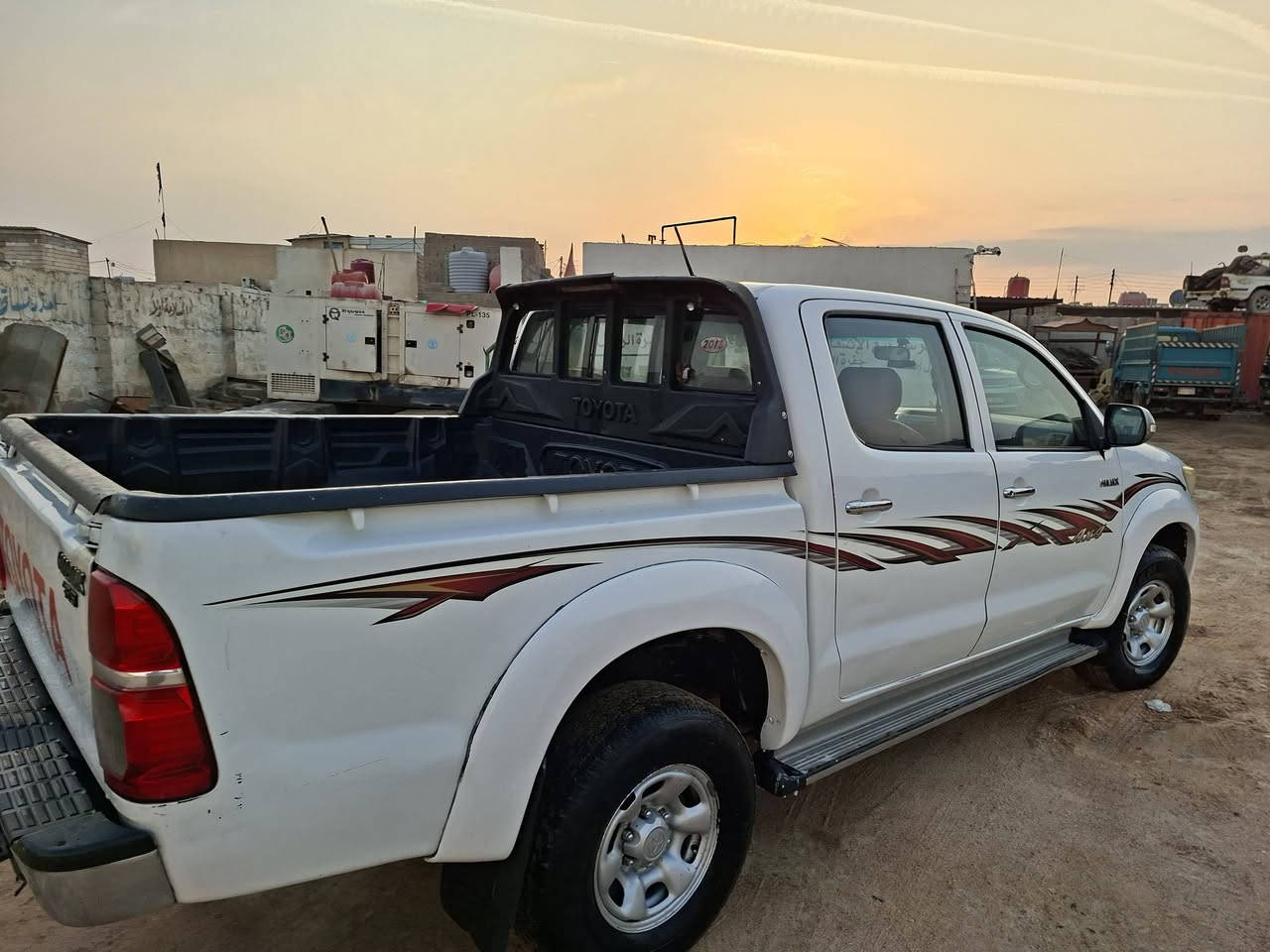 سلام عليكم فوريل كاز  سعودي موديل ٢٠١٣ سياره كفاله عامة ماعدا بيها بارد بسيط مكينه كفاله لا تبخير ولا تنقيص 
والغرفه جديده ودوشم جديده والسياره نضيفه والرقم بصره شرط التحويل ثاني يوم والسنوية ٢٩  العنوان البصره المعقل 
***********
