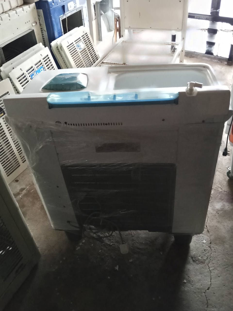 غساله 11 كيلو ابو الكعب هيتاشي غساله واحد على واحد مستخدم شيء قليل لوك جديد يعني بس كرتون ما ابي مال بيت زائده عود ابيعه تجي على الخاص  رقم الهاتف ***********
