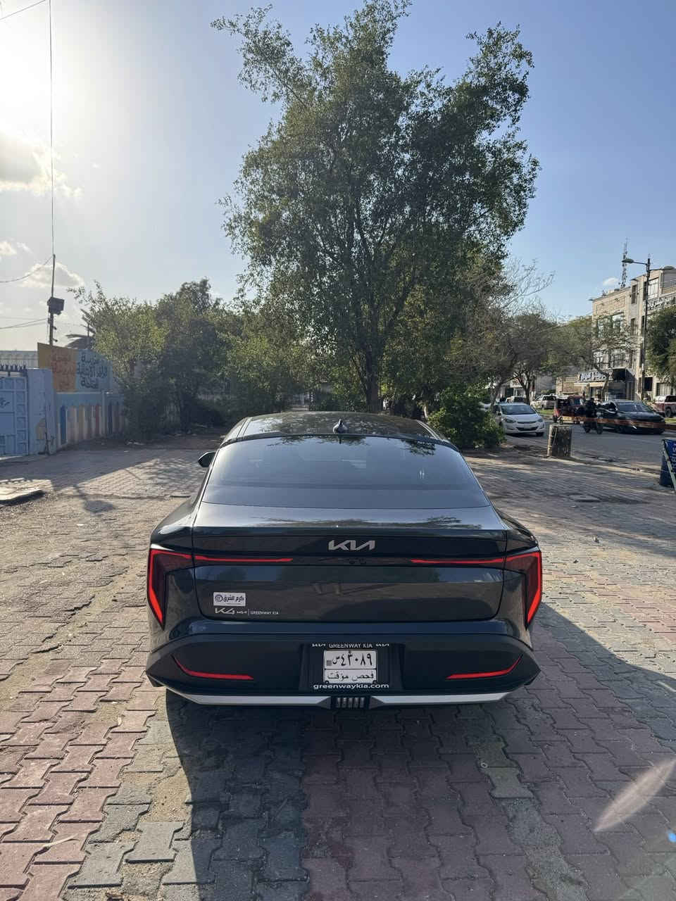 السلام عليكم للبيع K4 وارد أمريكي (اللون الزيتوني) دخول جديد بدون رقم (منفيس بأسمي) حادثها فقط شويه مقدمه البنيد كما موضح بل صوره ليبل واحد حتى الدعاميات بدون صبغ بدون ايرباك ماشيه 2 ألفين مايل فقط على وضع الشركه  محرك 2000دوش موصفات 
—————————————————
1-بصمه+ ترحيب 
2- شاشه متصله دجتل 
3- سايد بريد دكمه 
5- ويل كب 16
6- رادارات 360 درجه 
7- اوتو هولد 
8-تحكمات ستيرن 
—————————————-
باقي موصفات معروفه السعر ١٦٥ وبيها مجال بسط مكاني بغداد ***********
