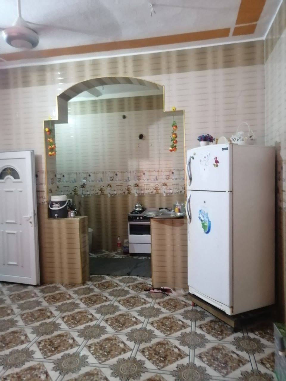 📌مكتب اركان الصفا للعقار
♦بيت للبيع في الفلوجة خلف جامع التقوى /حي الخضراء بسعر مناسب المساحه ٢٧٠ بناء طابوق (واجهه ١٣.٥متر ×  نزال٢٠متر) غرفتين خمسه في اربعه واستقبال سبعه في اربعه وصاله ١٠ في اربعه ومطبخ حار وبارد وحمام عائلي في الصاله ٣ في ٢وحمام سويت داخل الغرفه وحديقة كبيره وطرمه تسع لسيارتين عرض الشارع ١٠ استندر نافذ على شارعين ١٥ متر خدمات مجاري وتبليط ومدارس تبعد ٣٠ متر عن البيت خلف جامع التقوى قرب مدرسة الخوارزمي منطقة كامله خدمات 
♦السعر: 155مليون بي مجال
♦ملاحضه: السعر يحددمن قبل مالك العقار وليس المكتب
🔴. للأستفسار أكثر مراجعة (مكتب اركان الصفا  للعقار)
🔺 #العنـوان :: الفلوجه حي. الامين_قرب جامع السلام 

او التواصل 
على الارقام التاليه …

***********

***********
