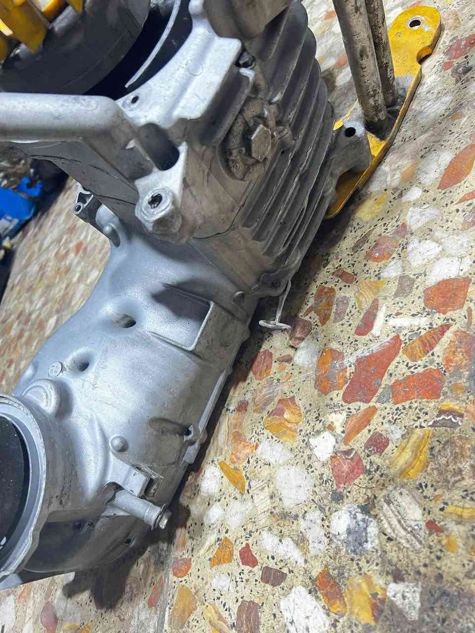 السلام عليكم حبايب
مكينه ٤ ولفات 
روله ٦٠٠ 
بوشه سيراميك ٥٩ 
كوره MTRT مطابقة وقويه وناعمة 

***********
توصيل موجود
