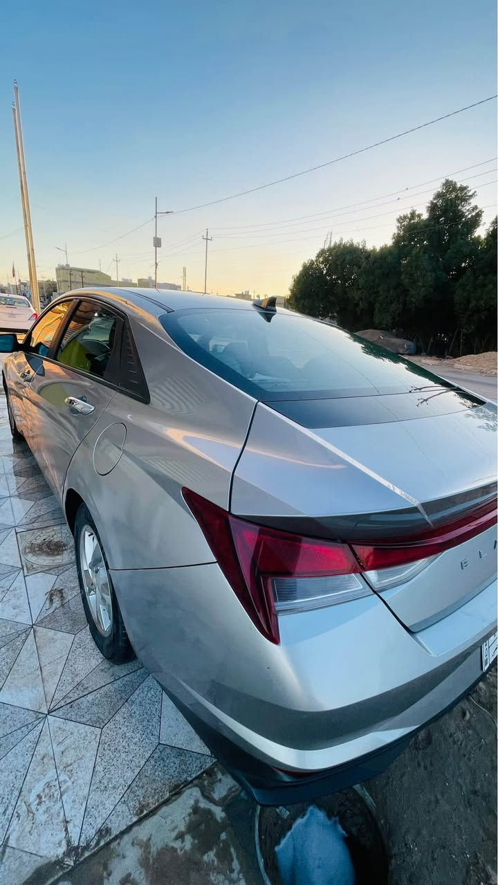 النترا 2021 وارد امريكي 
ماشيه 61  
ضربتها دعاميه والبنيد معدل موجوده صور الضربه
السياره معوقين ذي قار وكاله ثاني يوم وبأسمي وكاله عامه 
جاهزه ومابيها اي نقص 
سعرها 142 بيها مجال قليل
عنوان ناصريه مركز 
*********** ناصرية, ذي قار
