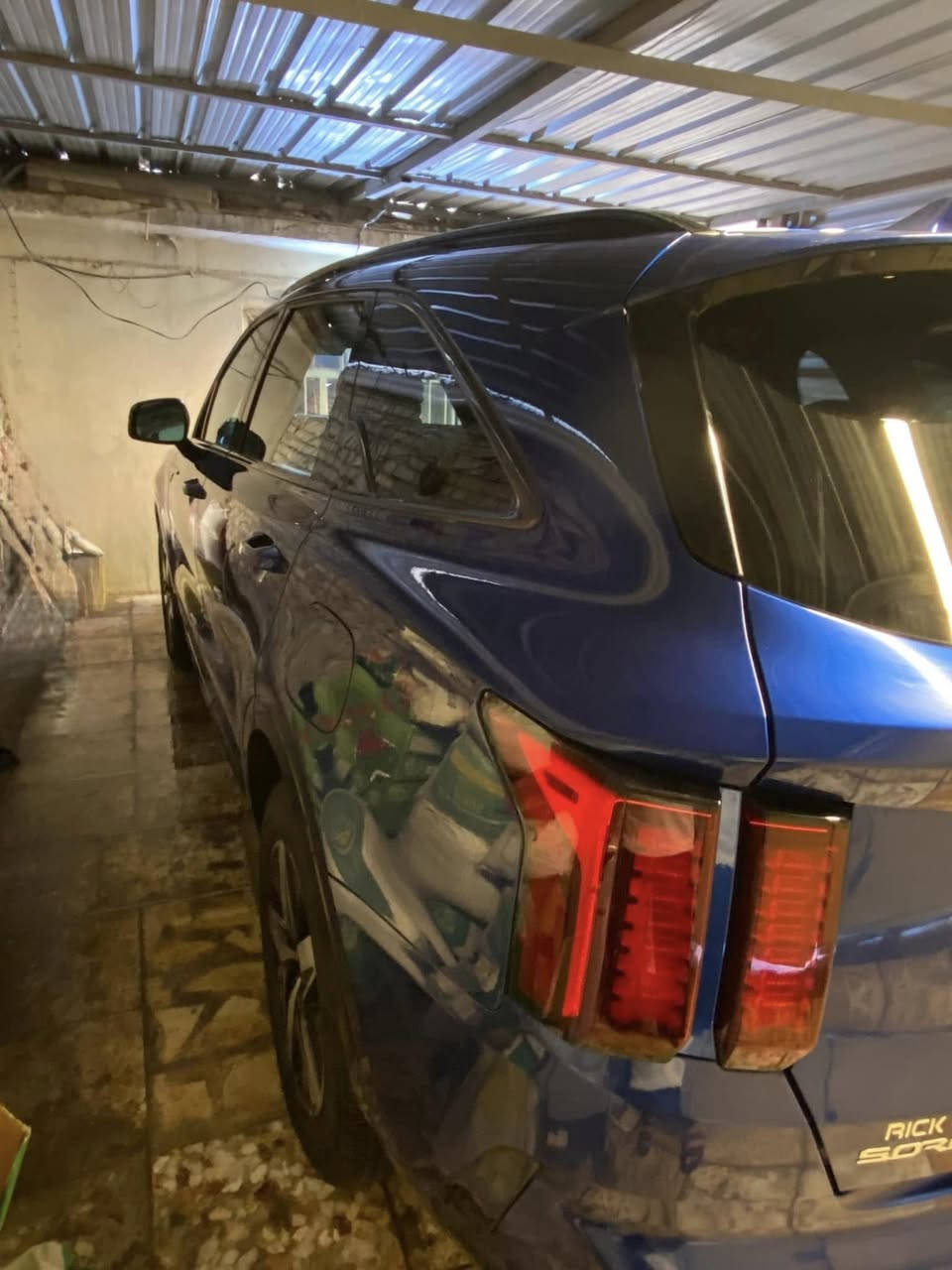 أسلام عليكم سياره سورنتو موديل 2023فول مواصفات ضررها فقط قطعه وحده من الخلف سعرها 275
مكان السياره بغداد لتواصل ***********
