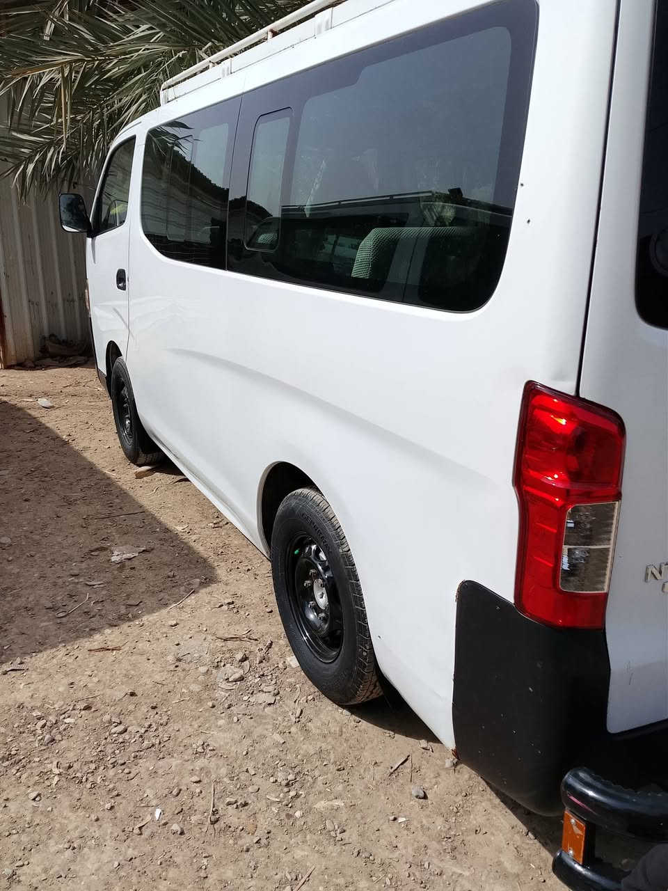 للبيع نيسان يورفان ٢٠١٤ رقم بغداد مكفوله كفاله عامه عدا المشر عليه كير مكينه اكسل دوشمه اتصل ***********
