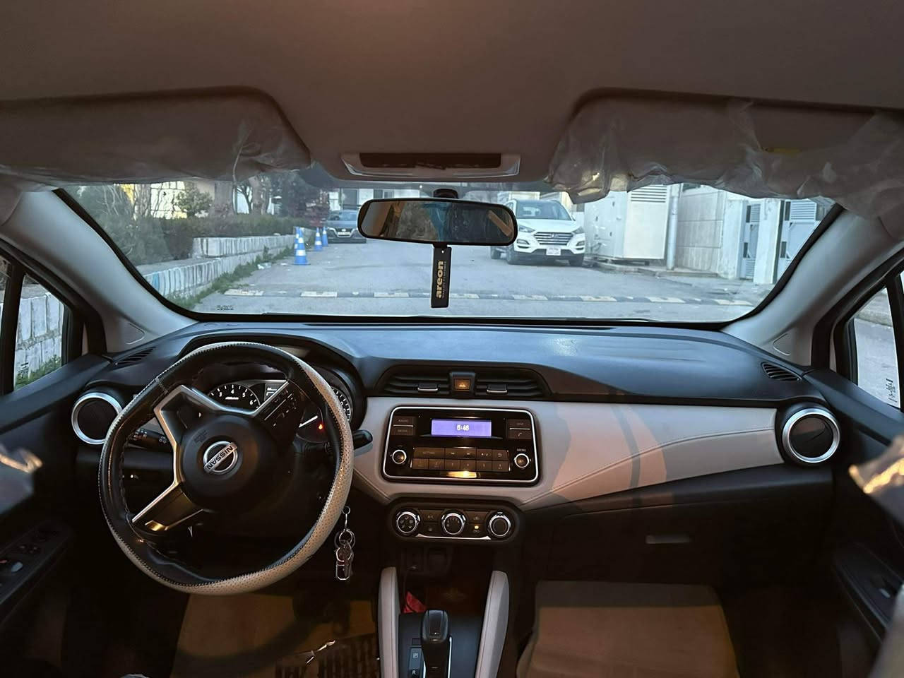 سڵاوتان لێبێت
نیسان سەنی خلیجی ٢٠٢١ خلیجی سفری شەریکە 
٢ پارچەی بۆیاخە بێ ناوگرتن سەیارەکە لە سلێمانیە 
0773 837 7279
