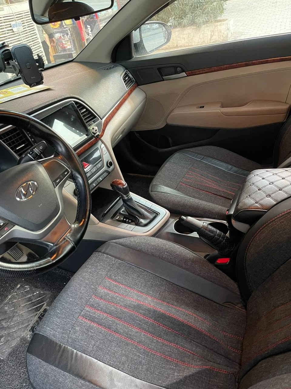 النترا موديل 2018 وارد خليجي رقم بغداد ب اسمي
مكينه 2000 دوش 
بيه بارد بسيط ب الباب 
فتحه 
قطعتين تبريد 
شاشه جبيره 
السعر 148$
***********
