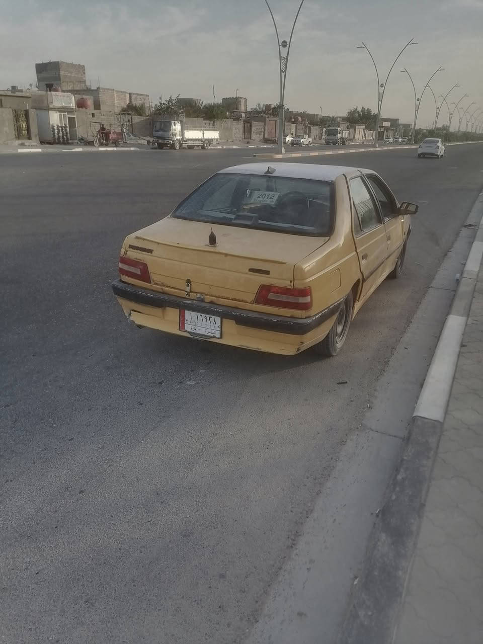 بيجو ٤٠٥ موديل ٢٠١٢ محرك بي بخار قليل كير ما بي شي البدي شوفت  عينك بدون تحويل السعر 7 ورقات مكاني زبير ***********
