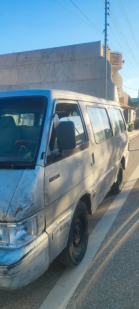 السلام عليكم سياره كيا بسته موديل 92مكينه تجفيت جديد ما صار سبوع من جفتتهه سنويه عضم عاج رقم بغداد صدامي صاحبه ماندله بشرط اتكفلهه مدني وعشائر سعر 15. ***********
