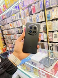 هونر ماجك ٧ برو الذاكره ٥١٢. الجهاز شريحه وحده السعر ٦٠٠ الف  ٠٧٧١٨٦٢٨...