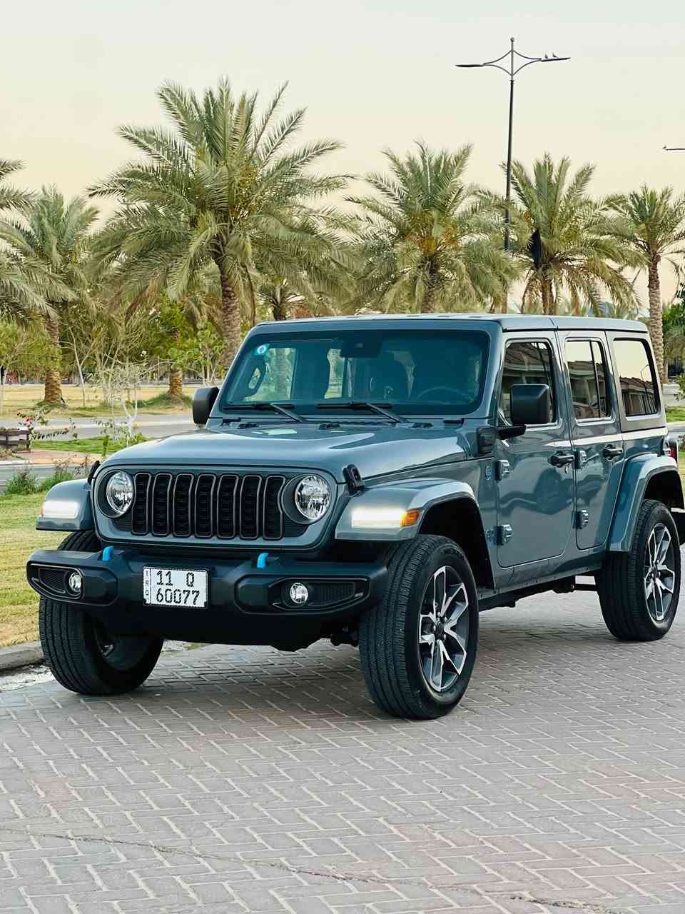 جيب رانكلر موديل 2024
(4xe  – Plug-in Hybrid)  (هايبرد + بنزين+ بلكن )

السياره ماشية 13 الف رقم بغداد باسمي لون مميز بيها تبديل 

بابين عكس السائق فقط الحادث واضح في الصور السياره على وضع الشركة السعر مناسب وقابل للتفاوض

 للتواصل: ***********
