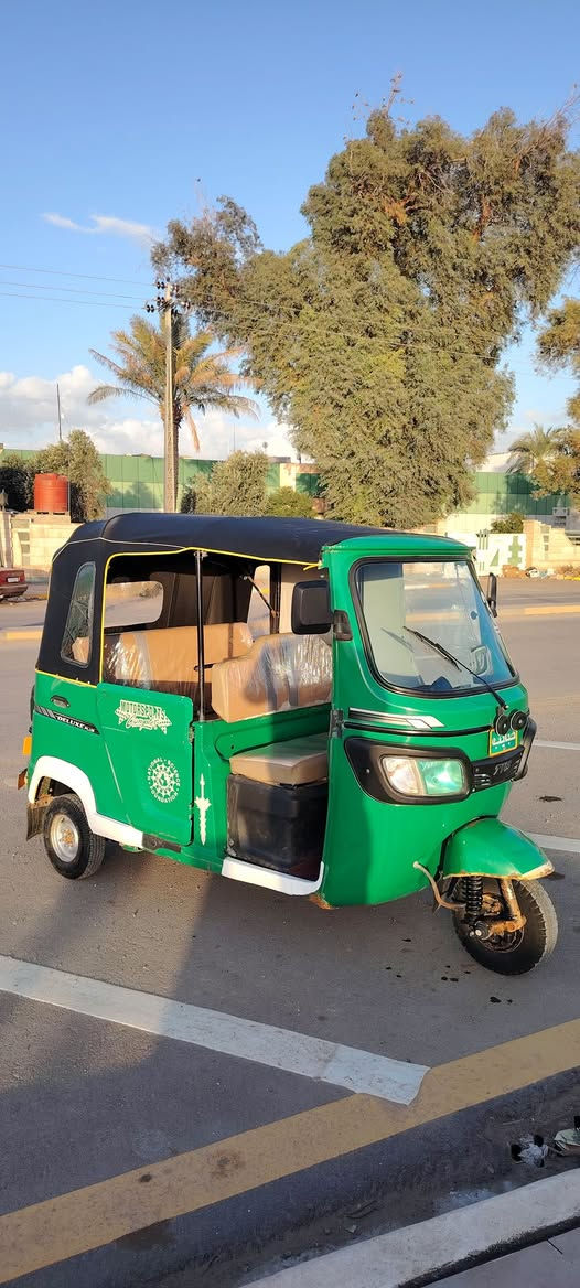 سلام عليكم بيع مستعجل تكتك2021شهر11 تي في اس مكفوله كافاله عامه رقم وسنويه والوحه نكليزي تخم تاير مكينه كفاله وكشر كفاله المكان واسط قضاء الحي رقم الهاتف ***********
