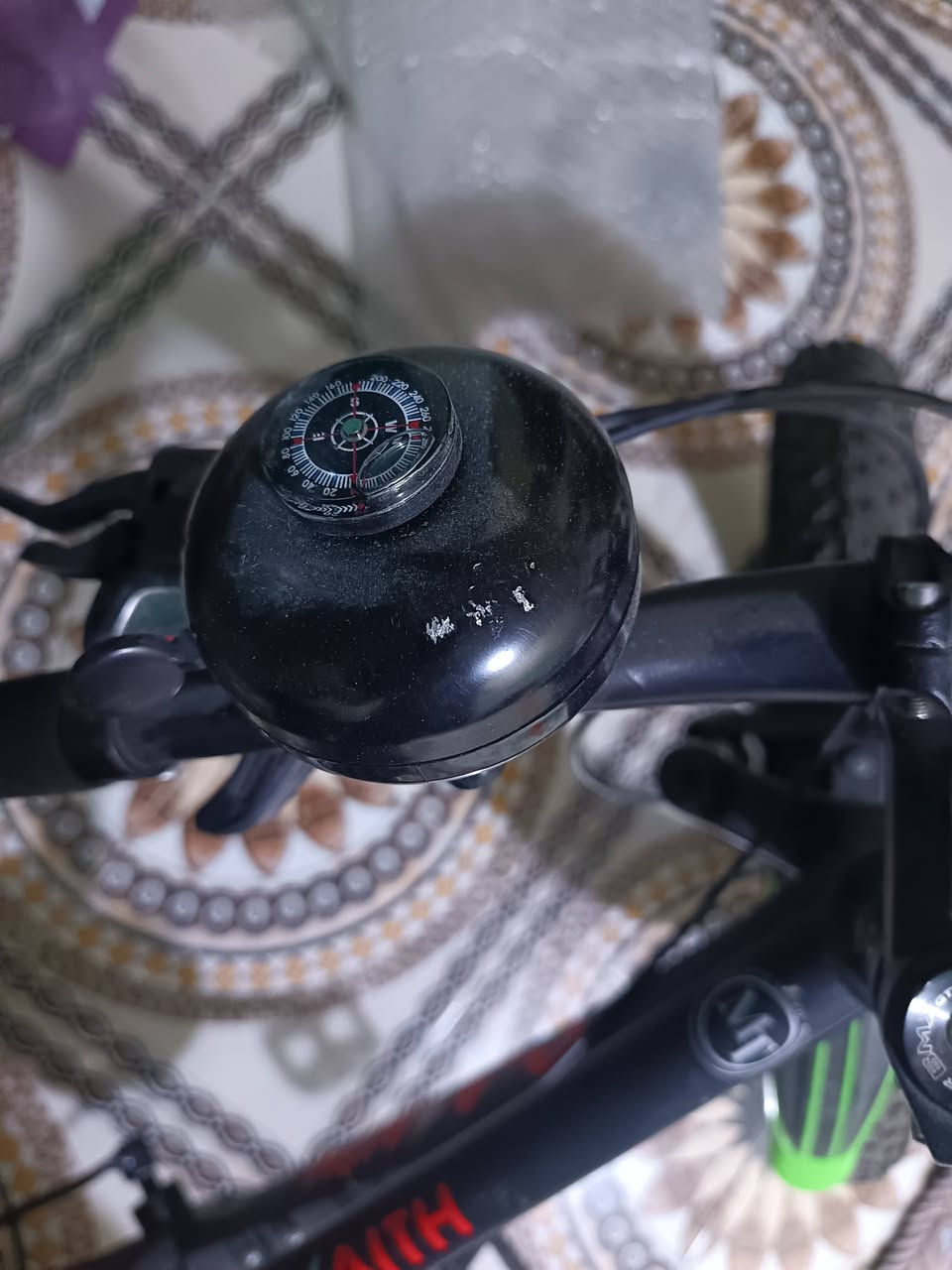 بايسكل دبابة حجم 26 اخو الجديد 7 مكاين سريع وخفيف بلمشي مكاني طويريج السعر 200 وبي مجال ***********
