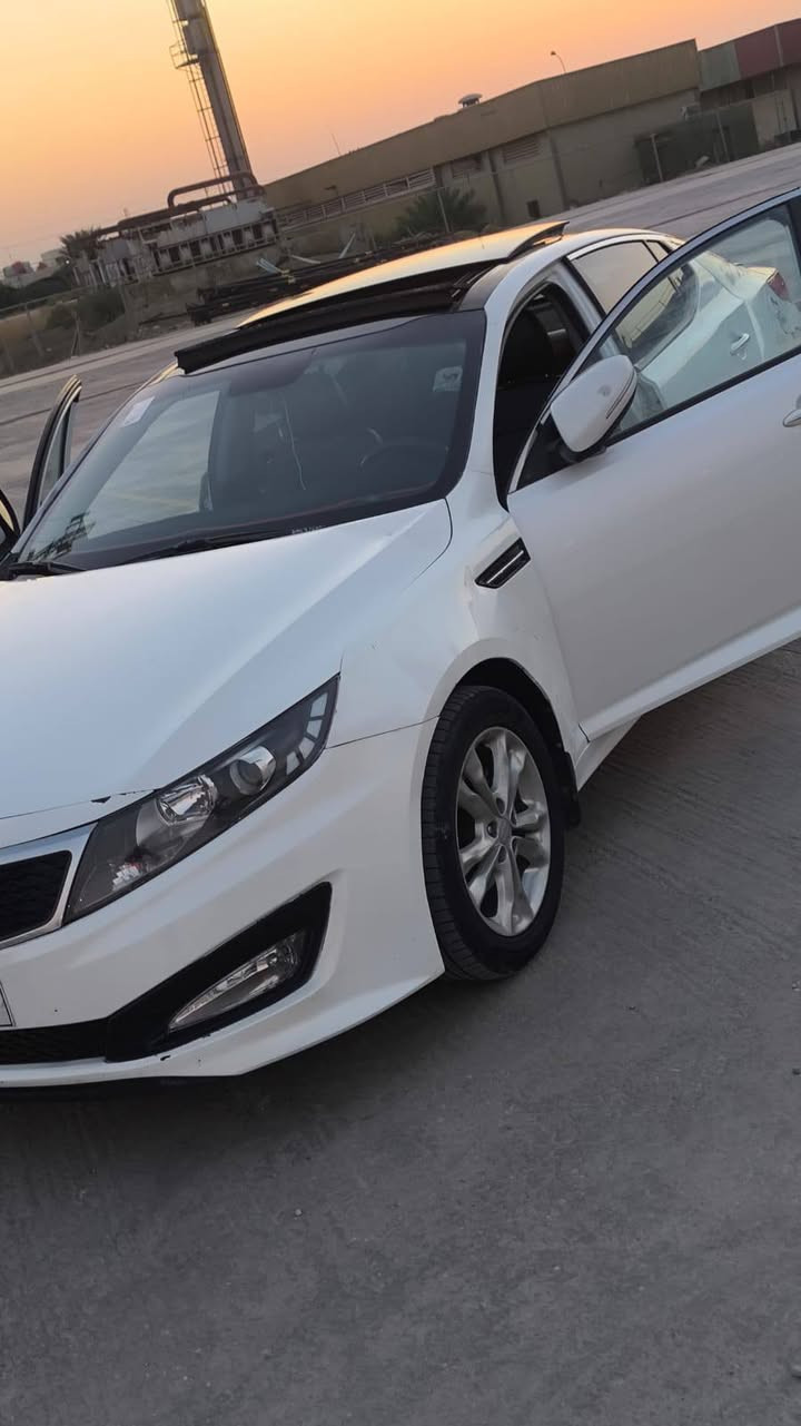 السلام عليك شباب
كيه اولتيمه موديل 2014
ادوات ادوات ادوات
بانزين اصل محرك 2000 دوش 
سياره جاهزه من كلشي مكينه وگير وحداديه وتبريد كفاله 
 ومومه لوحات سنويه اربيل انجليزي على رقم الشاصي كصه جنطه
السعر 45 بيه مجال حگ الجيه 
العنوان ناصريه مركز 
***********
