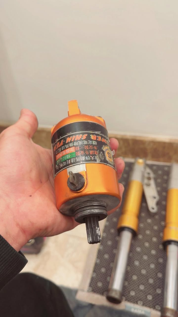 السلام عليكم تزويد سكنس لد جويتر جبير سلف جبير كاربون سكنس لد صدر كلجات اشاير كلشي مكفول وعل شغل كلمن وسعره ***********
