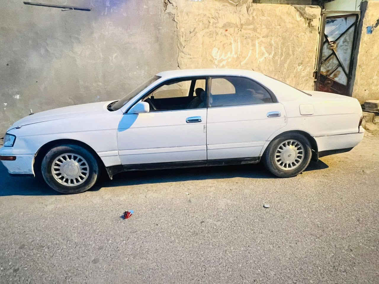 سلام عليكم. 
كراون موديل 92 مكفوله من الكص ونقل جثه والعيب الشرعي. مكينه أثنين ونص. 
كير ومكينه مكفولات... بيه ضربه بالجاملق الأيمن الخلفي معمر على البارد كهربائيات شغاله حداديه زينه.... ملاحظه صاحبه يريد تحويل. 
الأتصال على الواتساب (***********) 
السعر 48 وبيه مجال قليل.. رحم الله والديكم الي مايعجبه السعر لا يكسر بحلال مسلم وخادمكم.
