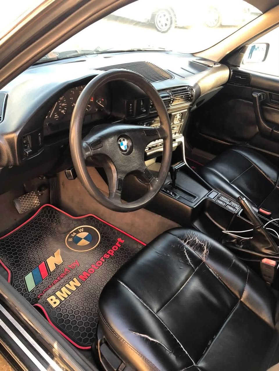 بيم 525 وارد يايابني اصل وفصل موديل 90
تبريد شغال فول كهربائيات كله شغال محرك وحدايه مكفولات 
مصبوغه عام سنويه ساقطه صارله سنه 
سياره بأسمي تحويل ثاني يوم 
سياره متعوب عليه  سعره 60 وبيه مجال
بيع او مراوس
مكاني بابل حله 
***********
