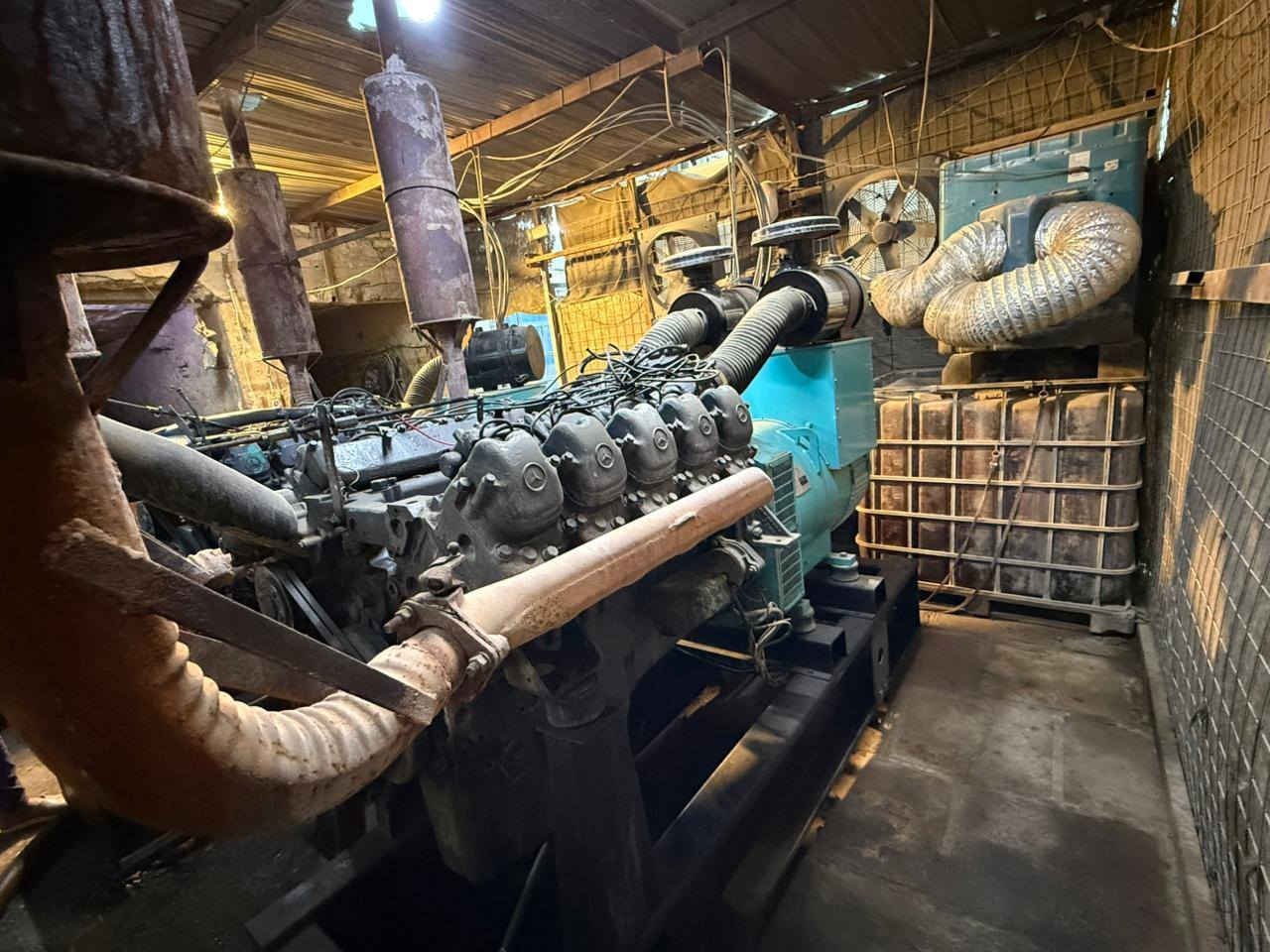 موقع مولدة (مسجلة) للبيع في الكوفة على شارع المعمل مباشرة قرب مجمع المختار السكني الحمل 600 امبير (قابله للزيادة ) السعر خاص ***********
