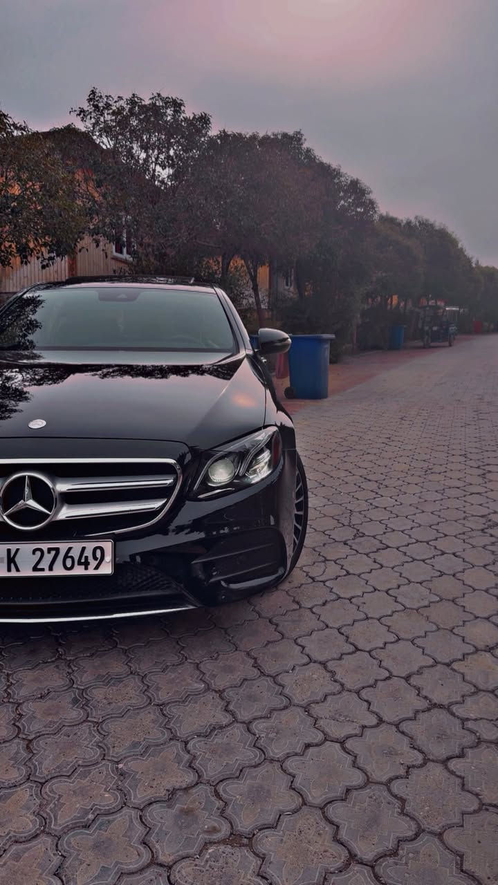 بسم الله وعلى بركة الله
مارسيدس بنز E300 

 موديل 2017 

رقم سليمانية بأسمي شخصياً تحويل مباشر 

هزة وسنويه جديدة 

حادث فقط جاملغ الخلفي ربع بي تعديل وصبغ بدون ايرباك بدون لغود بدون شواصي ولا بارد ولا اي شي فقط جاملغ الخلفي اليمنة 

سيارة فول موصفات 

3انضمةً قيادة c s +s comfrot

هندبريك بصمة تلقائي 
اناره ترحيب

سلايت روف 

كشنات جلد رياضي amg

تحكم ستيرين جهاين 

تدفئة بل ستيرن 

الستيرن تحكم صعود ونزول كهرباء 

شاشة دجتل عداد كيلو متر وبي 3 موديلات تحكم الكتروني 

بوابات تبريد لد amg

كشنات مساج 

كشنات كهرباء الجهتين 

تدفئة تبريد بل كوشنات 

اشاير بل مري  الجانبيه 

حساسات على كل سياره 

رادارت امامي خلفي 

كامره متحركه 

شاشة قطعة وحده غير مفصولة 

علامة مارسيدس بل ابواب عند الفتح 

صندوك كهرباء 

مازدات لايت دايمنت متحرك مع ترحيب بيانو عند التشغيل 

لد نهاري 64 لون متغير من التلفون 

دشبول كذالك لد متغير 

صندوك كهرباء 

لد بارك 

مكينة 4سلندر 2000 توربو 

سيارة 5 بصمات ابواب وتشغيل 

ويل كب حجم 18 مايباخ 

صدر جديد مسوي 

تخم تاير جديد 

عنوان السياره الانبار قضاء هيت للاستفسار الاتصال ع رقم ***********
