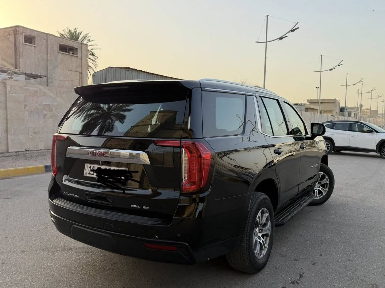 يوكن 2024 ماشي 49.000 مغلفه نانو رقم بغداد *********** مكفوله بيها ملاحظه زغيره مكاني بصره السعر 50.000$ وبيها مجال
