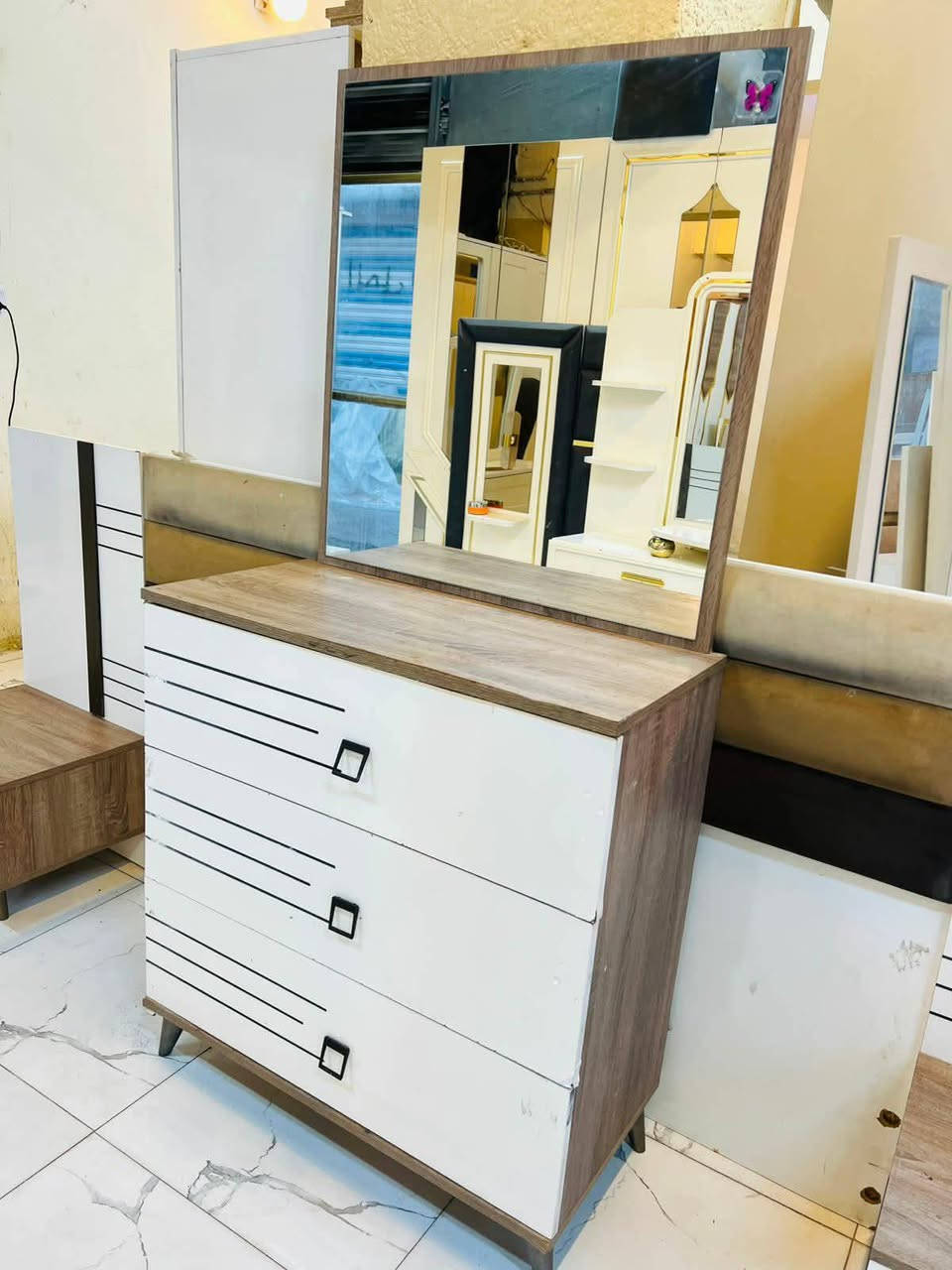 غرفه نوم تركي 🇹🇷 
5 قطع كنتور سلايت 
نضافة 90 💯 بسعر 450
مع شد ونقل مجاني 🧑‍🔧🚚


**إذا كنت صاحب هذا الإعلان وتريد حذفه لأي سبب، رجاءا أرسل رسالة إلى الدعم الفني**