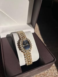 فاترون نسائي كوارتز قطعة اخيرة وعليه تخفيض السعر ٢٥.         077395614...
