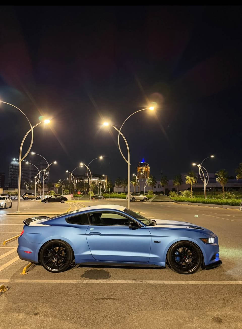 مۆستانگ GT performance 5.0 فولل ماسەفات هەشت پستن تەنیا ٥٠ هەزار رۆشتوە بە شەرتی هەمو شتەک سەیارەکە زۆر خاوێن مایە ١ دینار مەسرەفی تێ دا نیە سەنەوی هەتا ٢٠٣١ نوێیە فەحسو هەزەی تازە کرایە دەحمی ١ چاملخە بێ ژۆرێ بێ ئێرباگ لێرە من بەس رەنگم گۆریە رەنگەکی زۆر جوانو تاقانەیە نەکرایە شینی ماتە ئەگەر کریار نی سەرم مەهیشینە هەمو شتم نوسیە ***********
ماسەفات شاشە گەورە رادار کوشین ساردو گەرم  خەزن کارەبای أربيل, العراق
