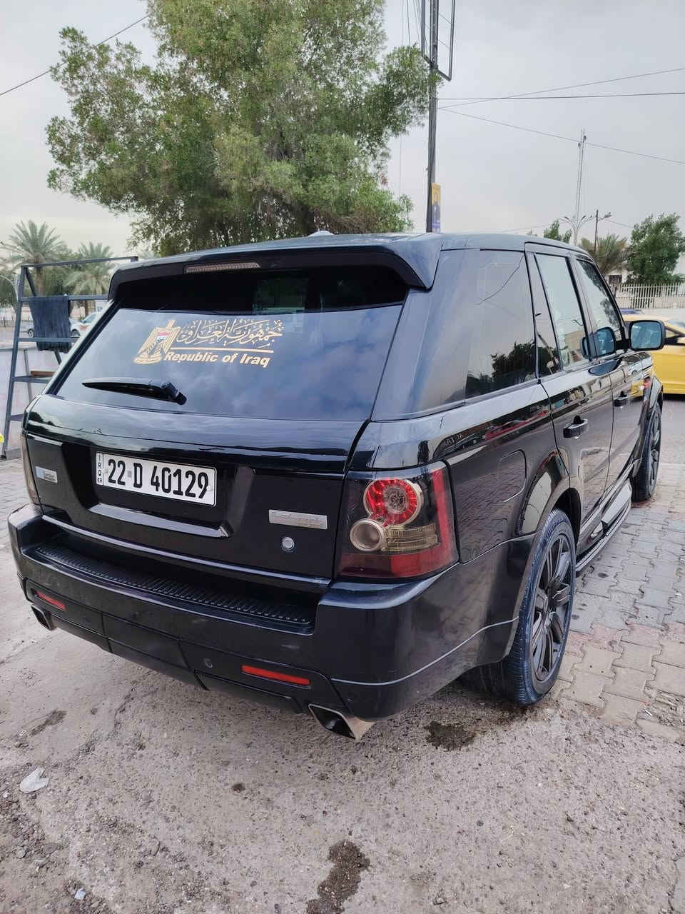⁉️ رانج روفر 
السلام عليكم
اريد مراوس 
‏رانج 2011 السيارة سبورت
‏مكينة عادي المرغوب
‏السيارة بيها شويه جراد بالبنيد 
‏تخم تاير جديد 
صدر جديد
تخم تاير جديد ويل جديد سبورت 
‏السيارة فول ‫1‏÷1‬
‏بصمة فتحت سقف 
‏ تحكمات استيرن 
‏كشنات كهرباء
‏ نظام ال  فورويل
‏جكات ⬆️⬇️
‏لايت زنون
‏ مالتها أصلي
‏السعر 160 وبيها مجال 
‏استفسار رقم الهاتف *********** 
‏مكان السيارة  بغداد 
رقم اربيل تحويل وكاله غرامات بشرط صاحب السنويه جيراني بغداد
