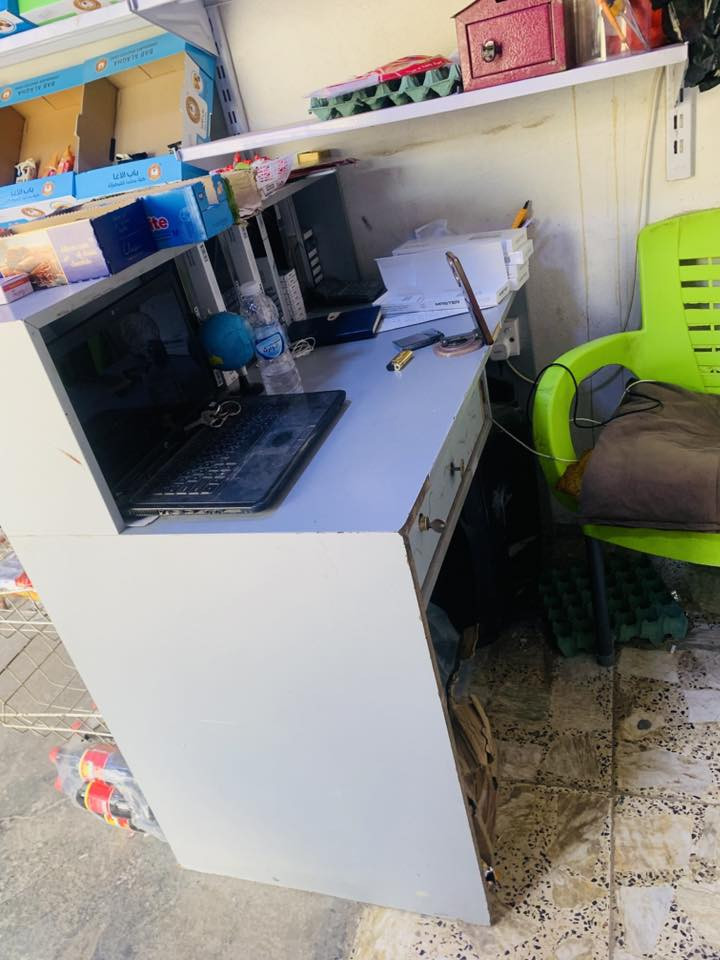 رفور ثقيل + ميز كاشير + سلات جباسه  للبيع مكاني بغداد ***********
