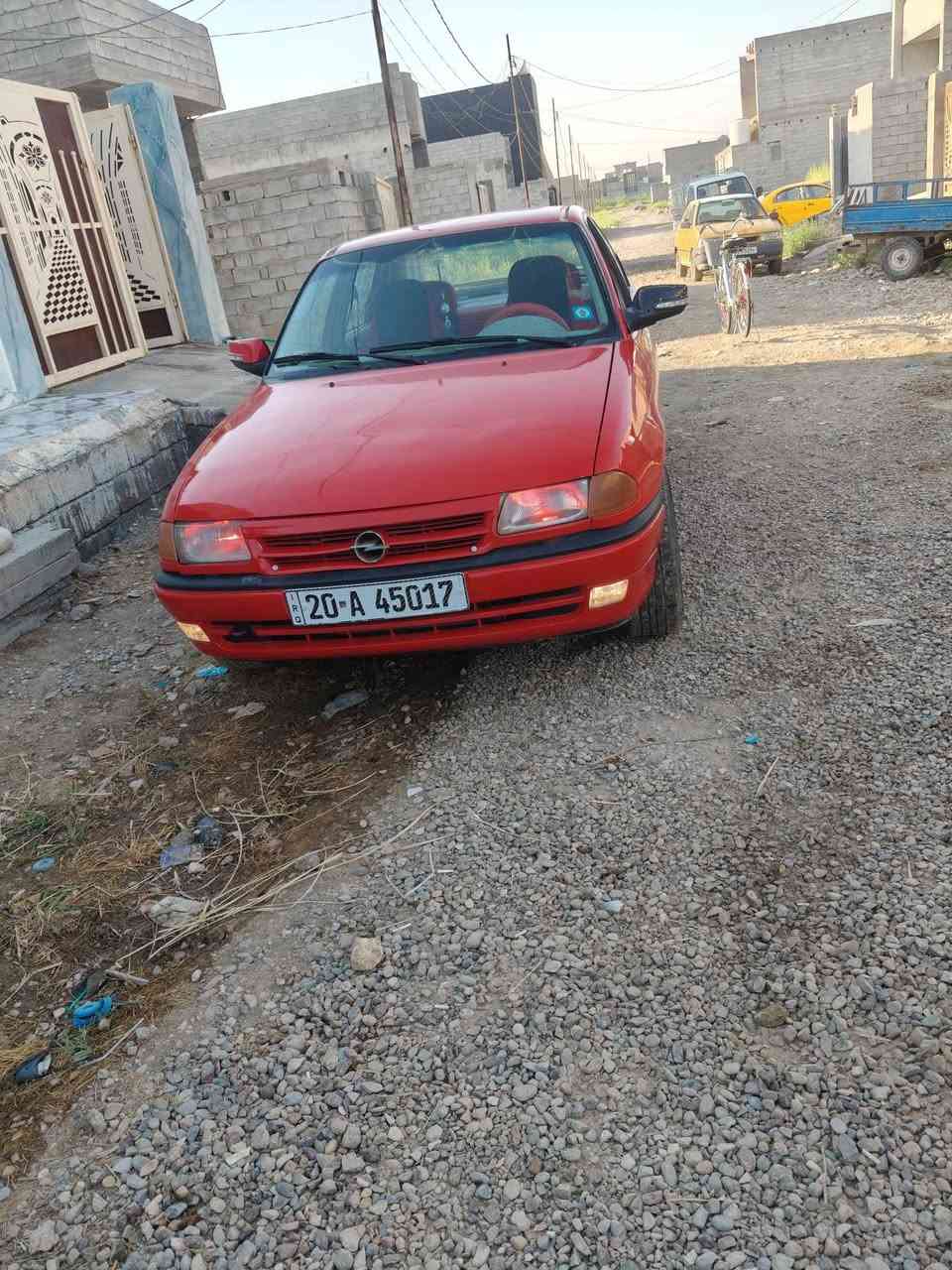 سلام عليكم اوبل استرا صندوك 
رقم دولي جديد 
بسمي لغايه 2030
موديل 92
كير مكينه خير من الله 
مكينه 1600
 كير عادي
حداديه امامي خلفي جديد 
تخم تاير ويل كب جديد 
سياره بدون ظر بس صبغ لجماليه 
سنتر لوك شغال 
شاشه كامره 
داخله مدوشم جديد
مكاني ديالى  بعقوبه 
سعر 35 بيه مجال 
لاستفسار 
***********
‏‪***********‬‏
