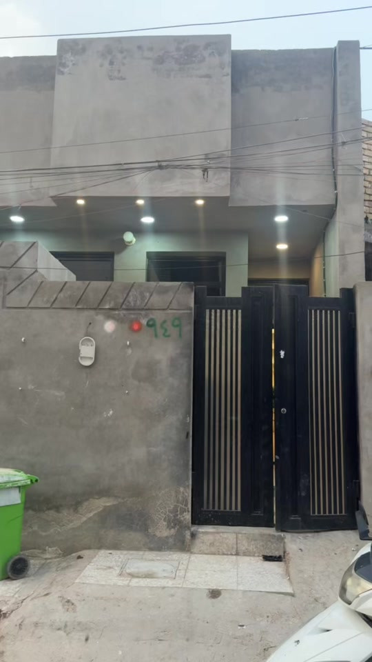 بيت للبيع بغداد حي طارق القديم بل بدايه مقابيل البانزين الخانه الجديده فرع الكريزات المساحه 100 متر بناء حديث جنس العقار زراعي جاهز من كلشي الشراي يتصل على هذه الارقام ***********.   *********** او مراجعة #مكتب#عقارت#المصطفى #عقارات_بغداد #متابعه_ولايك_واكسبلور_احبكم 
