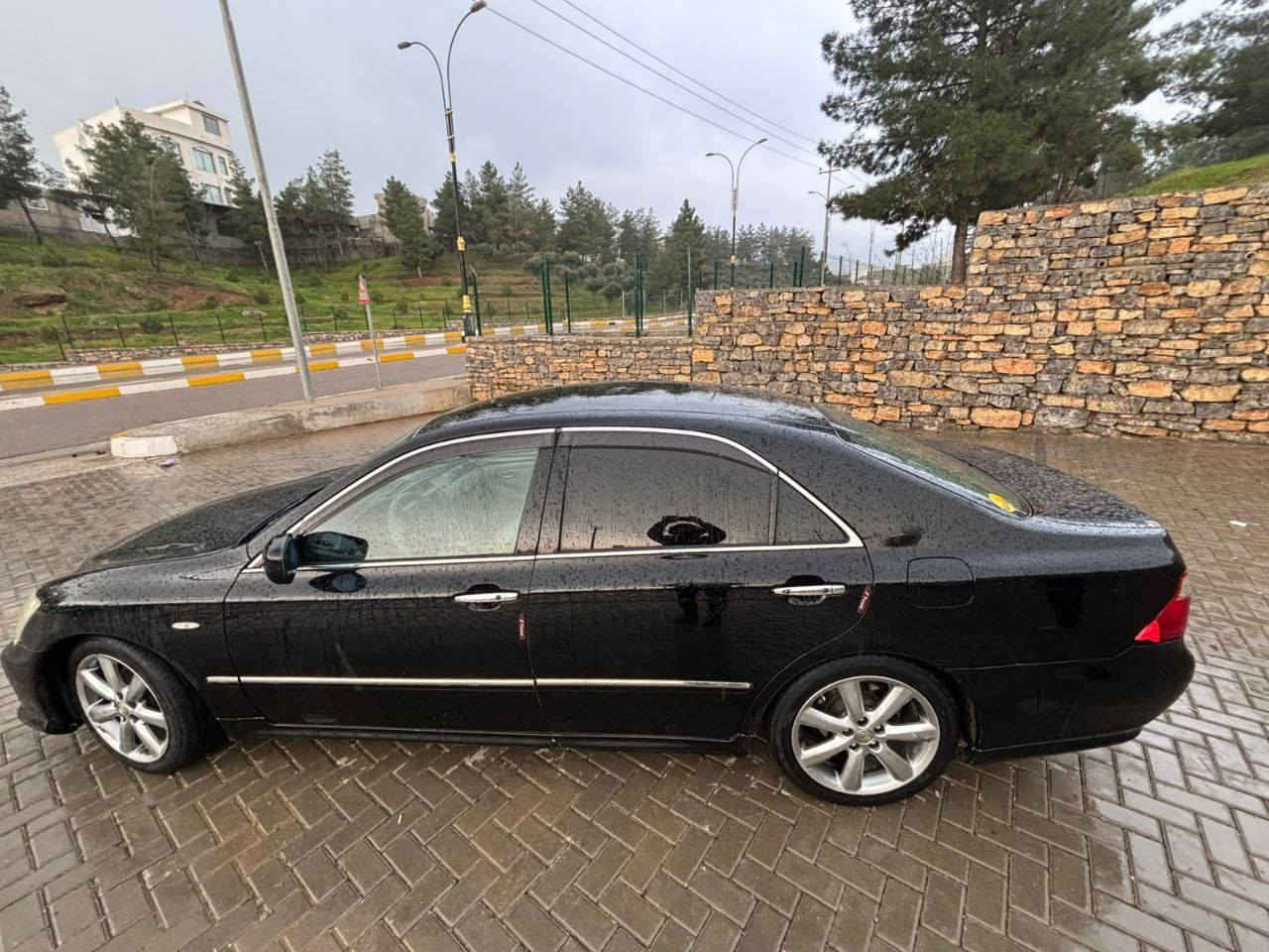 بەناوی خوای گەورە.
توێتا کراون شاهینە مووس  ٢٠٠٦  بەسمە ڕەساسی   شانسی ١٨٠ گێڕ گەورە مەکینە بچوک. ئاڵتونی بازاڕ  ٢٠٤ کم حقیقی ڕۆشتوە گێڕ و مەکینە بە شەرتی ١٠٠ فیتەر تەقەو ڕەقەی بەشەرتی ترایی  کارەبایی هەمو گیانی بە شەرت شاشە و کامێرەیە ١ کوشن کارەبایە   سێ دوگمەیە پەردیە  ڕۆیاڵە کراوە بە سپۆڕت ویل دینگەیە شاشە و لەمسی شاشە مەزبوت بەشەرت  ئاوێنە شەفتە لایت ناوچەی کوێر  بەسمە حوڕ کراوە کونی گەرمی گیراوە جامی پێش و پشتی هەڵگیراوە  دەرو ناوی لۆک نمونەیە لە جوانی و پاکی فۆڕمیکا کانی نەشکاوە لۆکە  سەقف و حیزام و کەڤەر و دەعم و شانسی بەشەرت تەبرید سارد وگەرم لەسەر سویچ  ڕۆنی مەکینە و هایدرۆلیکی  گێڕ تازە گۆڕدراوە  کامل مەسروف کراوە ماڵی دۆستە بە مانای کەلیمە پێویست بە وەسف ناکا  تەنها فرۆشتنە قیست و قەرز و گۆڕینەوەم نیە 

شوێن:هەڵەبجەی شەهید 
ژمارەی ڤایبەرو وەتسئەپ:***********
