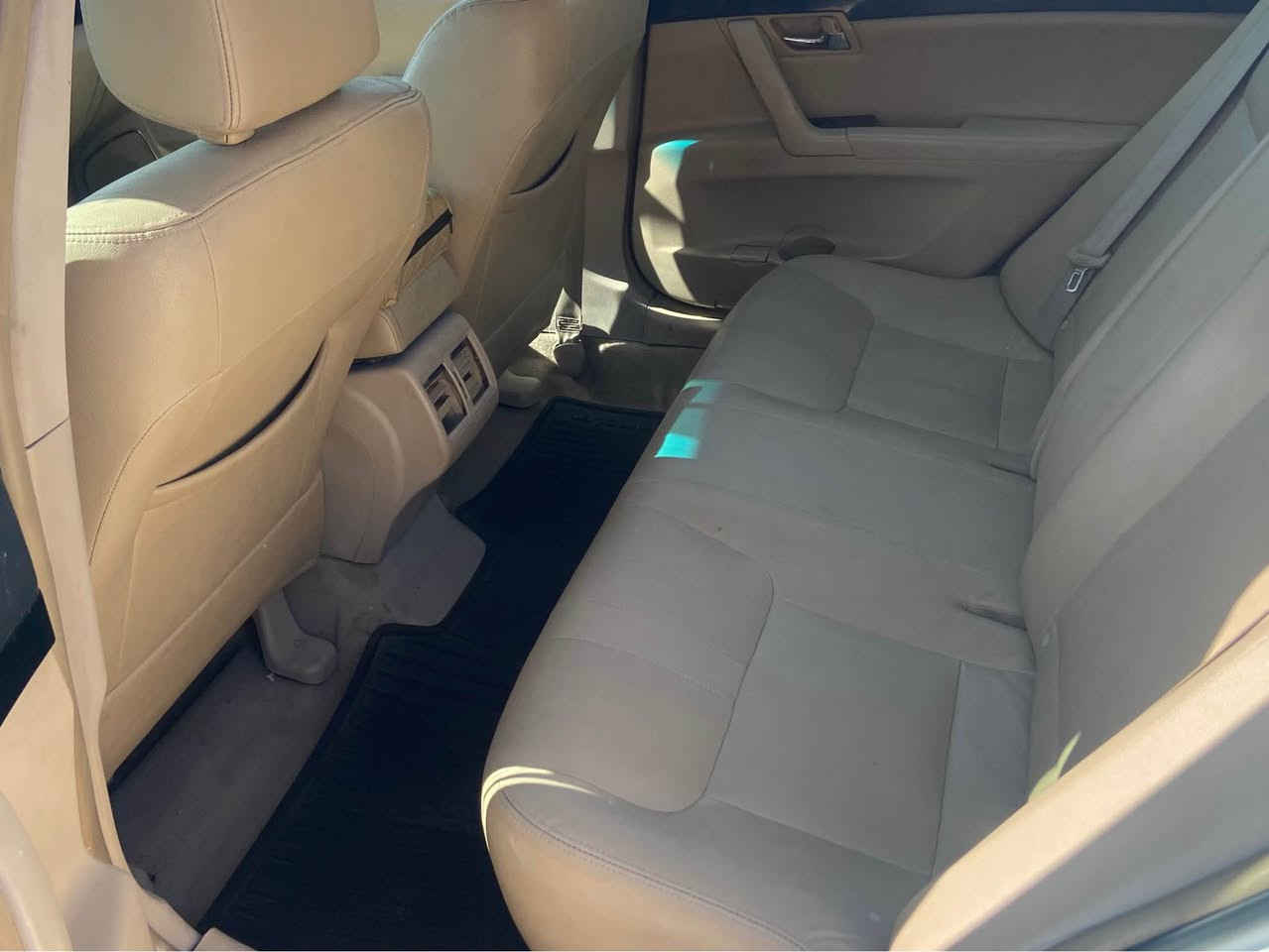 سلام عليكم 
امكراند مديل2013
فول مواصفات
مكينه كير كفاله
تبريد عوزه كمبريسر
بيهه تعمير الدواير
سياره بسمي رقم نجف دولي باقي بس ستلم طالع الرقم
مكينه مستبيشي2000c
العنوان البصره الزبير
*********** الزبير, البصرة
