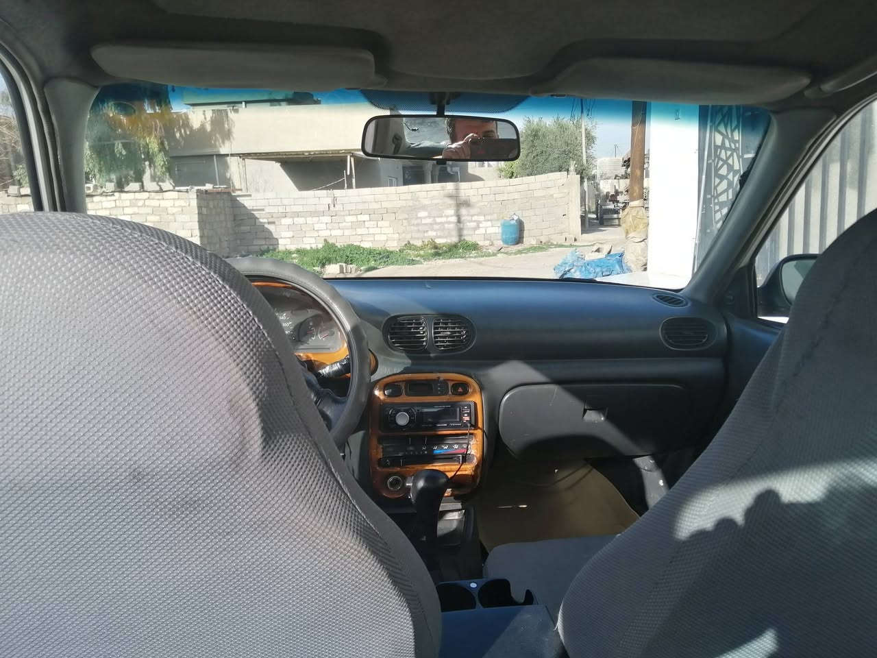 هونداي اكسنت كير اوتماتيك محرك بشرط
دفتر بانزين بيه تايرات جدد
ما بيه ضربة 
موديل 1994
السعر 40 بيه مجال
***********
