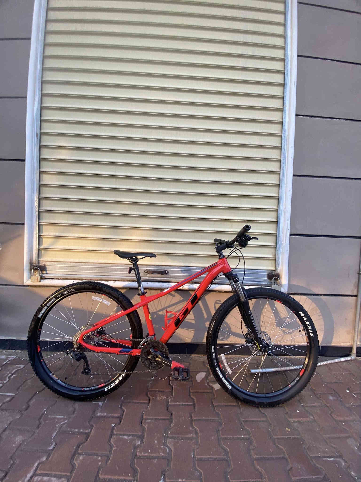 GT امريكي
ويالة WTB تايرات ماكسزز

عدد السرعات 8*3

بريكات تيكترو دهن

القياس 29 الحجم S

مختم GT

السعر
375

وبي مجال قوي 

مكاني بغداد واكو توصيل
الرقم ***********
